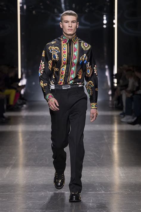 ropa versace hombre en argentina|Versace shopping online.